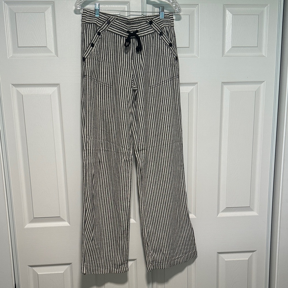 Jolt Black and White Striped Flowy Pant